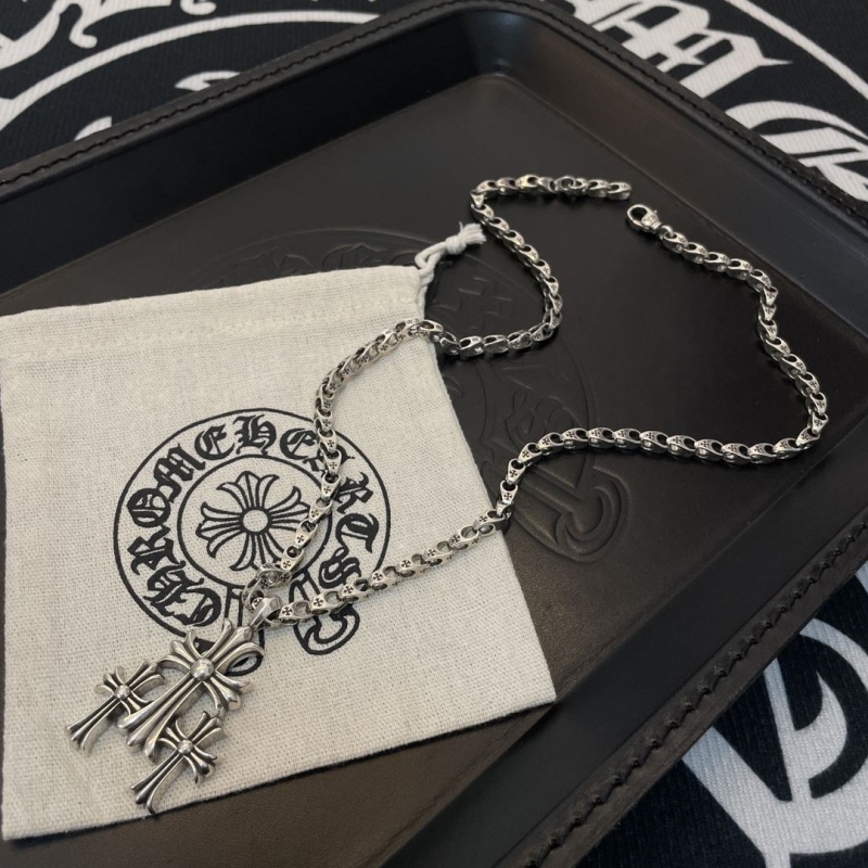 Ch*0me He**ts necklaces